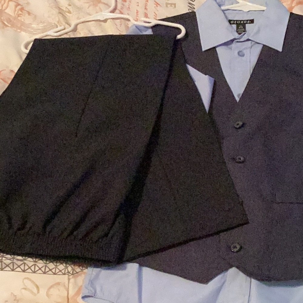 Boys suit size 12.